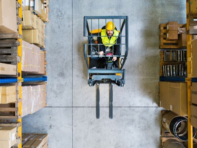 forklift-in-warehouse
